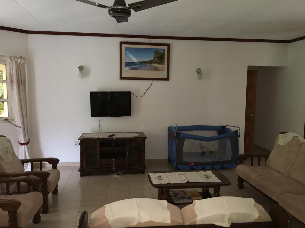 Skyblue Guesthouse - Self Catering باي سانت آن المظهر الخارجي الصورة